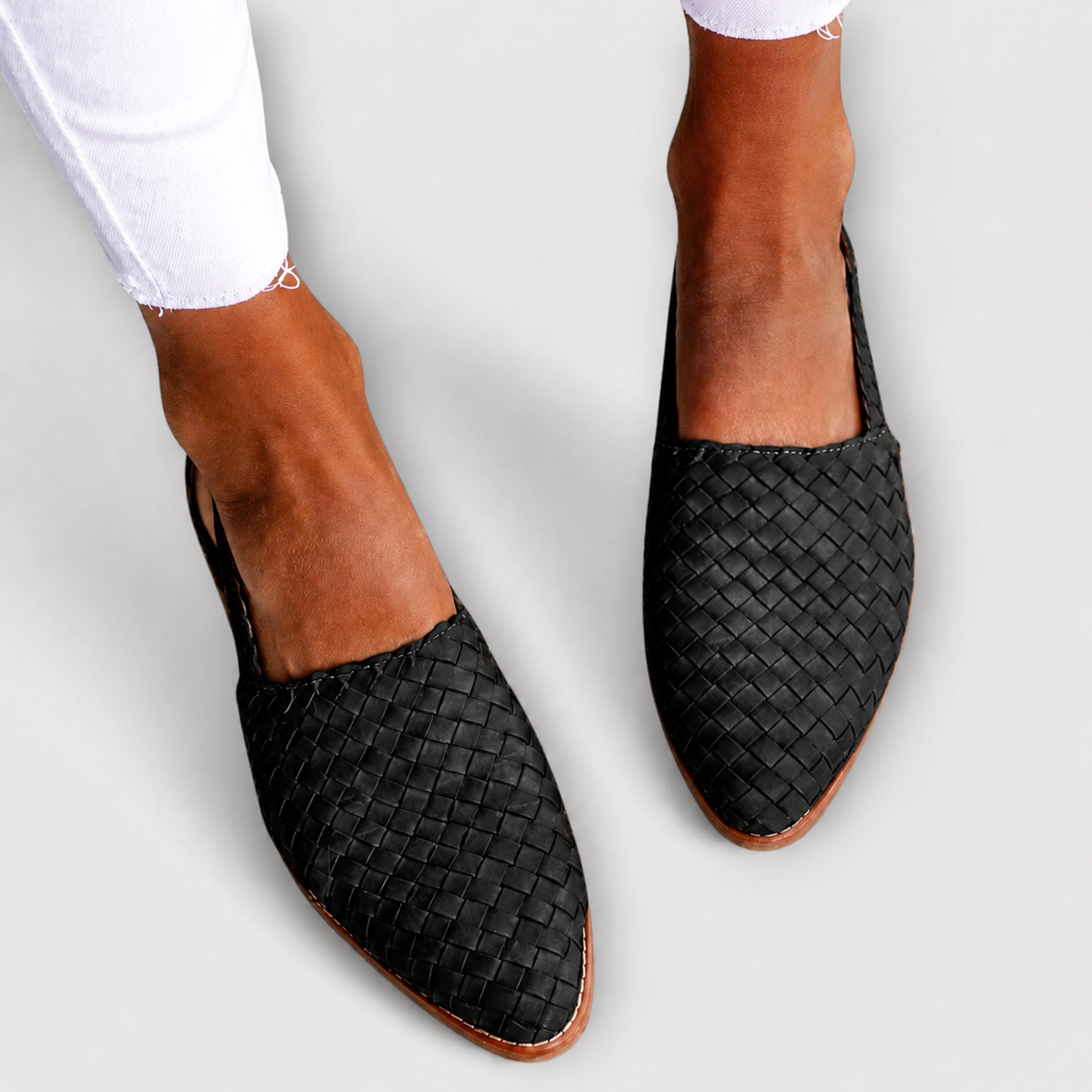 Black (Almost Sold Out) / 43